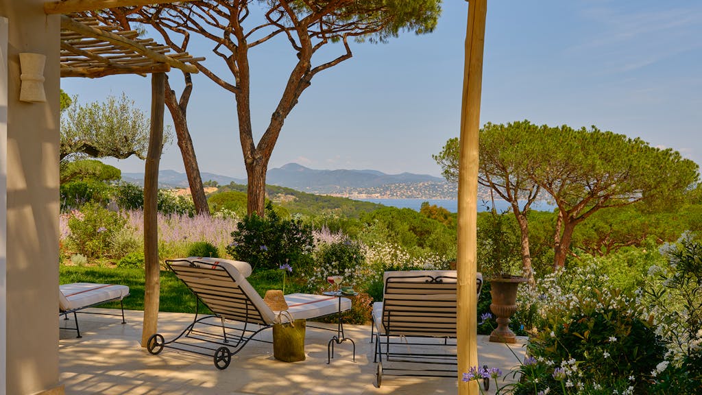 airelles-chateau-de-la-messardiere-saint-tropez-familienluxusreisen-Suite-Victoire-7