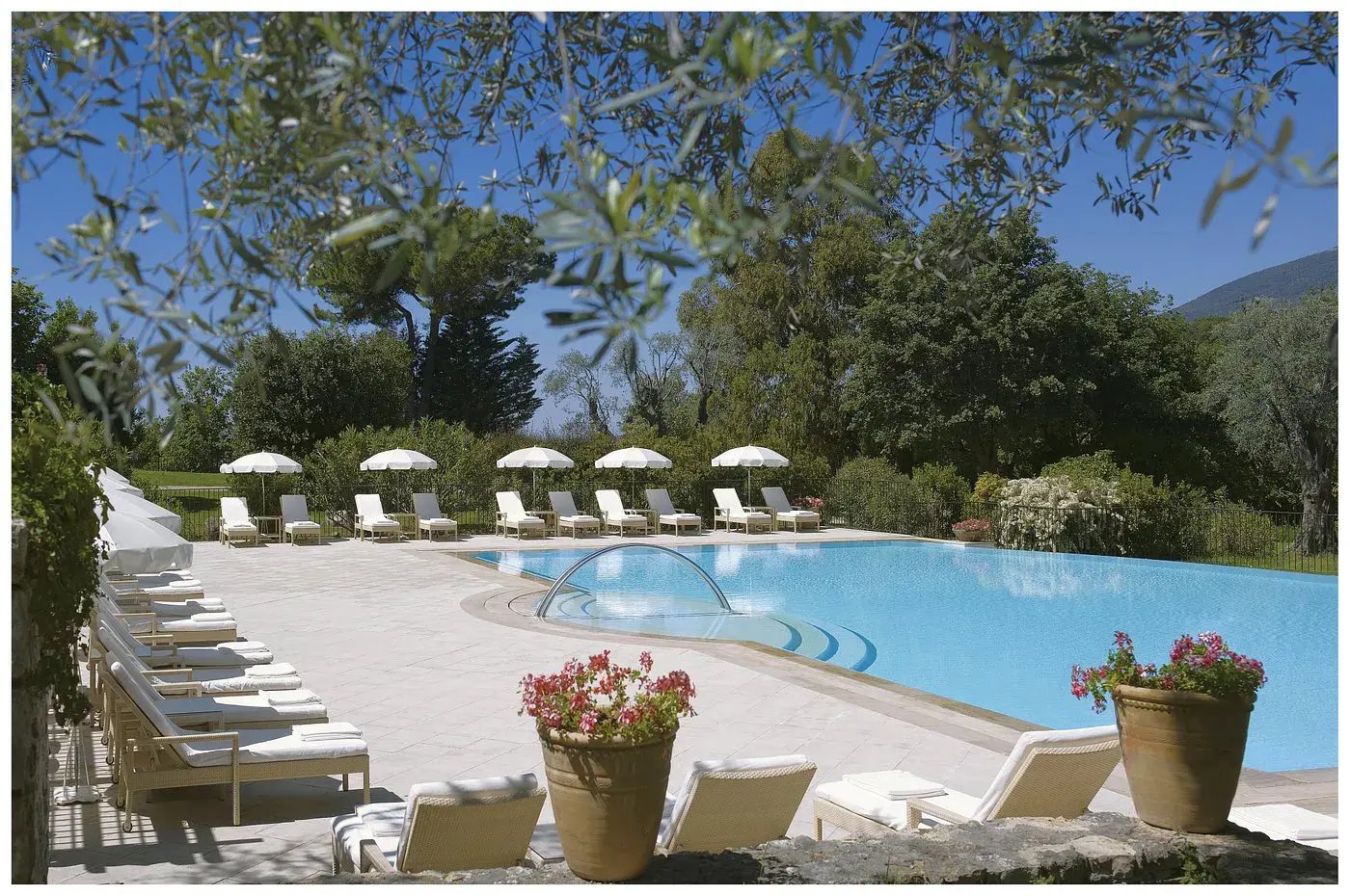 chateau-saint-martin-provence-frankreich-pool-familienvergnugen-kinderfreundlich-erstklassig