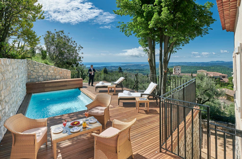 chateau-st-martin-vence-familienluxusreisen-privat-pool