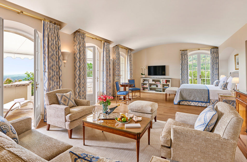 chateau-st-martin-vence-familienluxusreisen-zimmer-wohecke