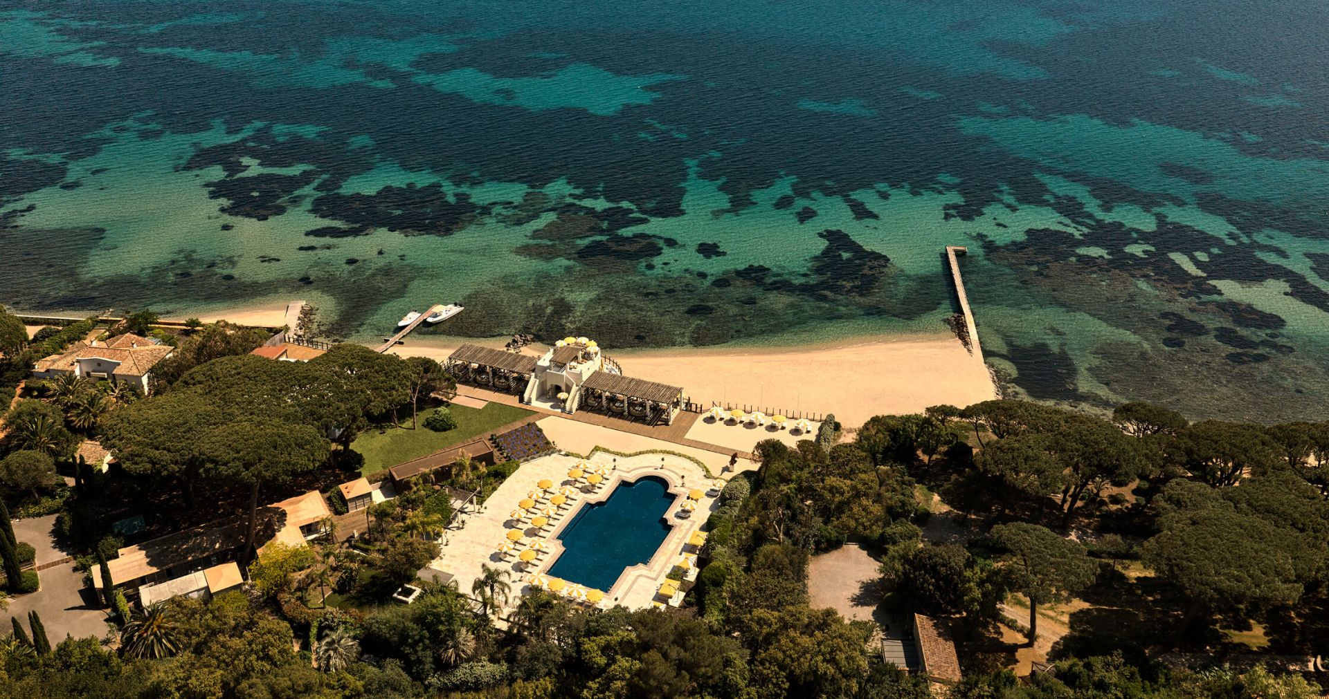 como-le-beauvallon-frankreich-familienluxusreisen-thefamilyproject-strand