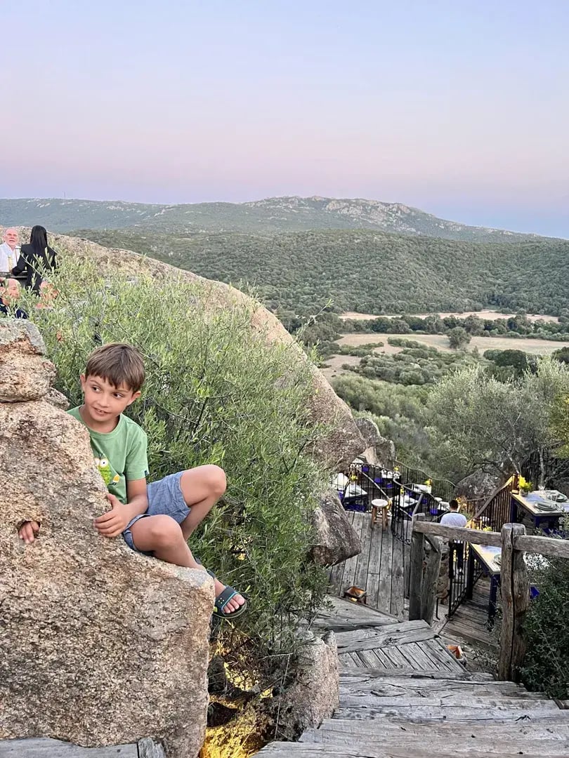 domaine de murtoli korsika table de la grotte