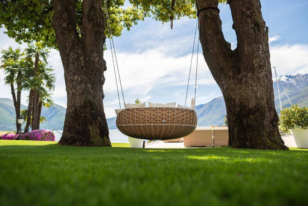 eden-roc-ascona-schweiz-familienluxusreisen-liege