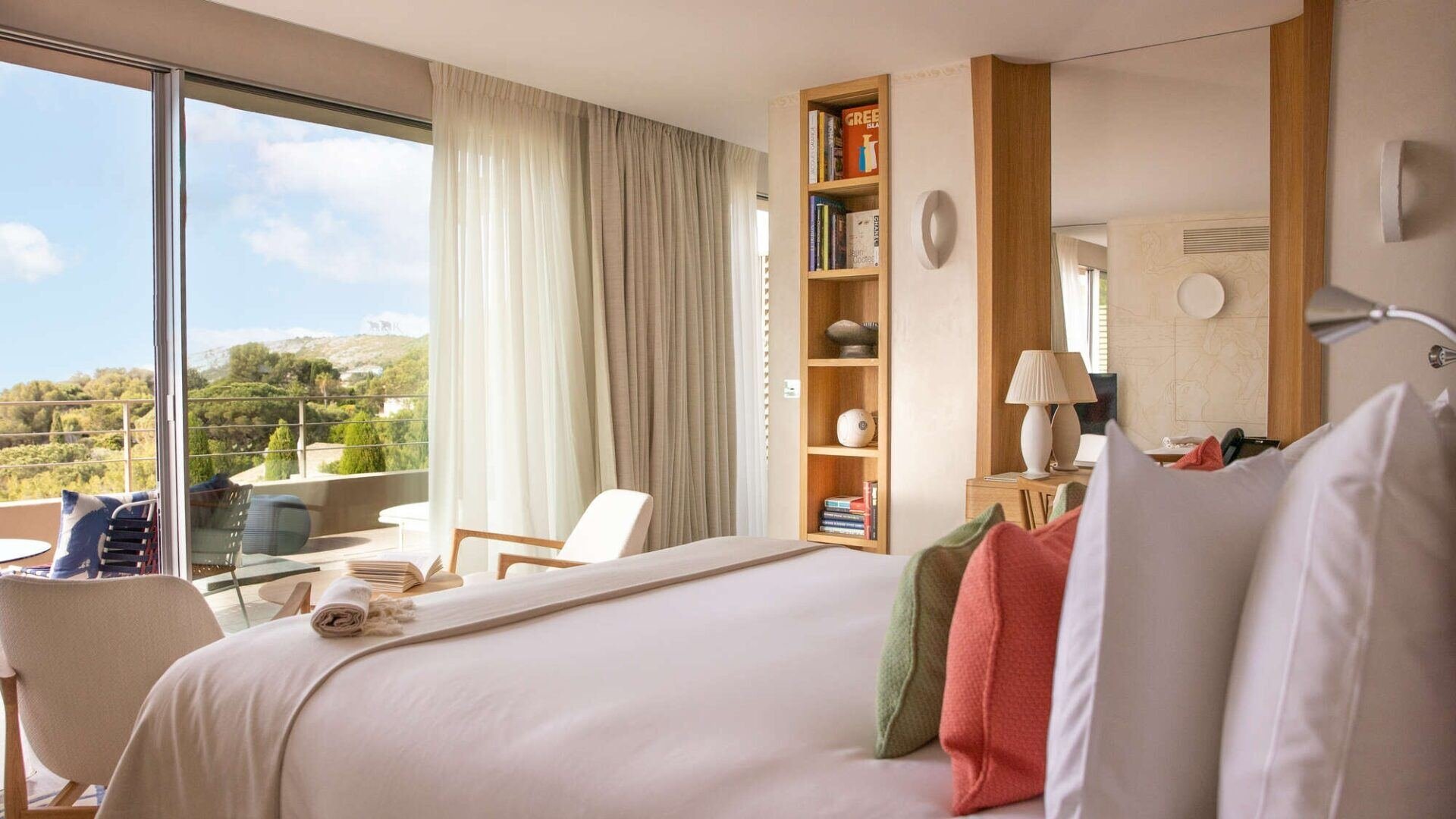 la-reserve-ramatuelle-frankreich-familienluxusreisen-deluxe-room