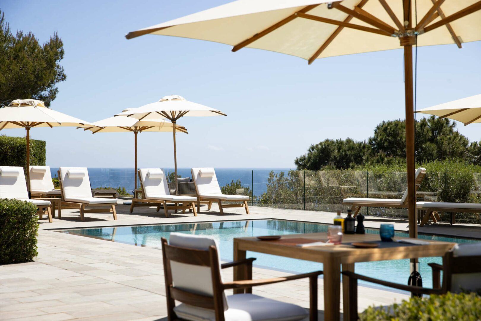 la-reserve-ramatuelle-frankreich-familienluxusreisen-pool