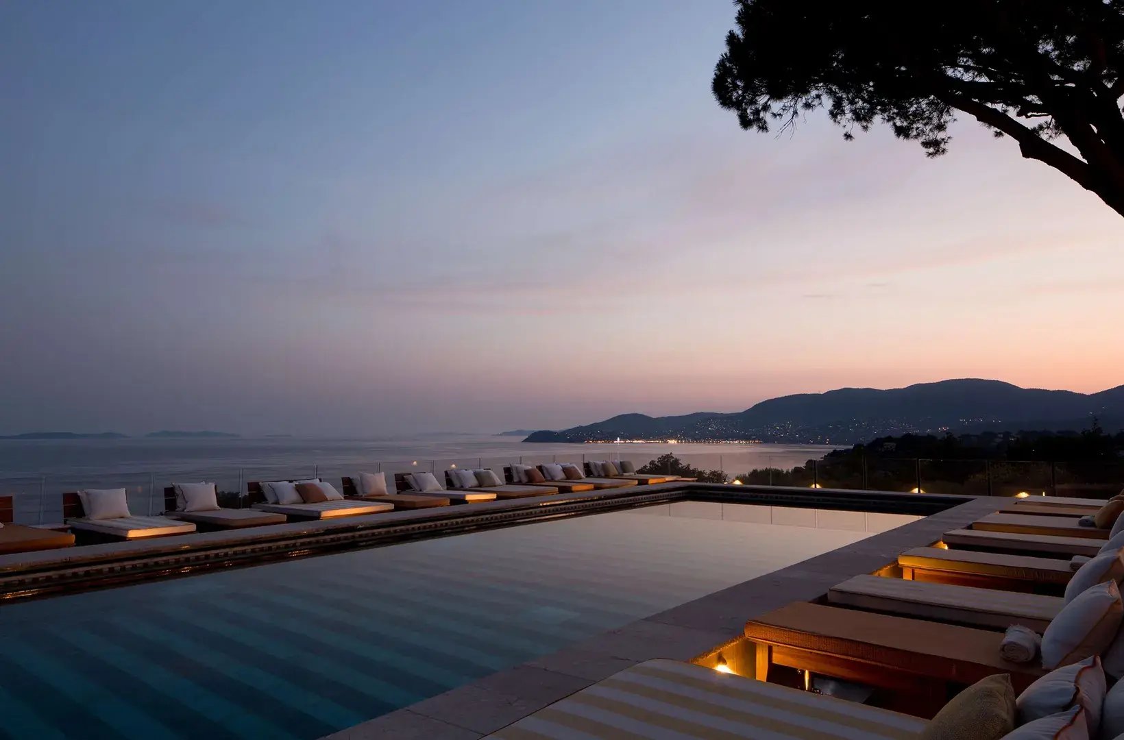 lily-of-the-valley-cote-d-azur-frankreich-pool-meerblick-familienfreundlich-exklusiv