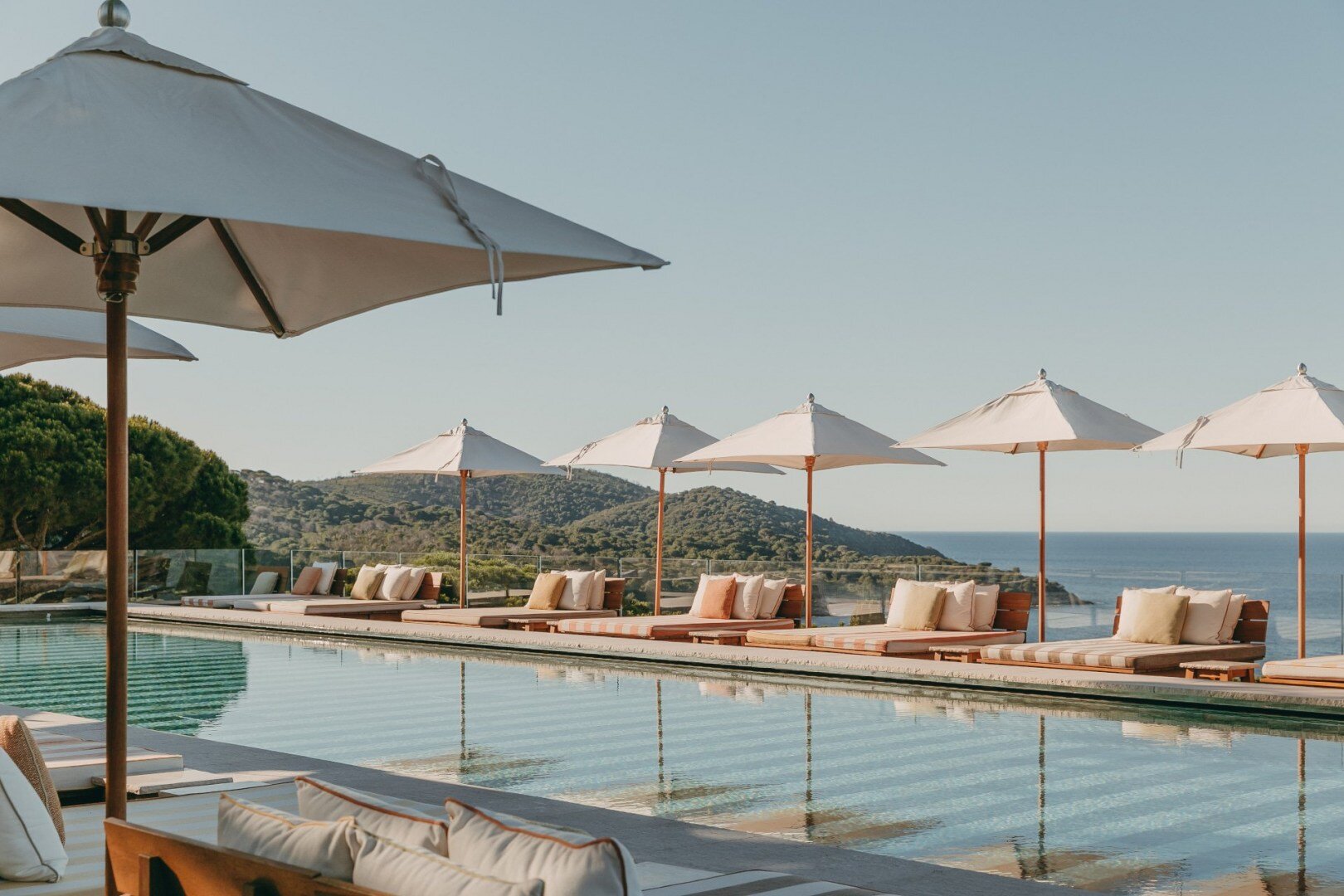 lily-of-the-valley-frankreich-familienluxusreisen-infinitypool