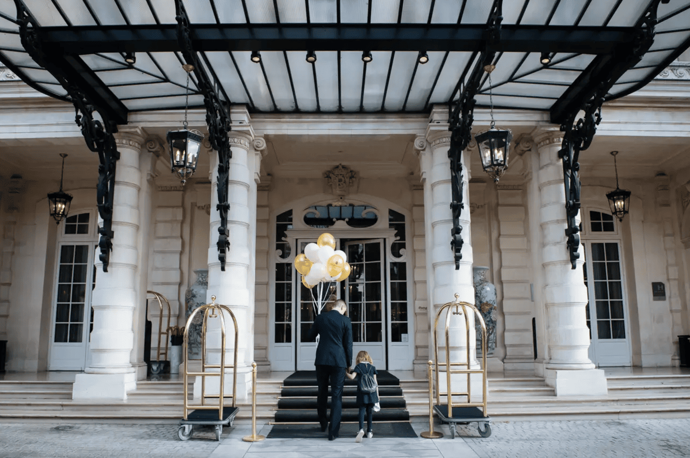 shangri-la-paris-frankreich-familienluxusreisen-eingang