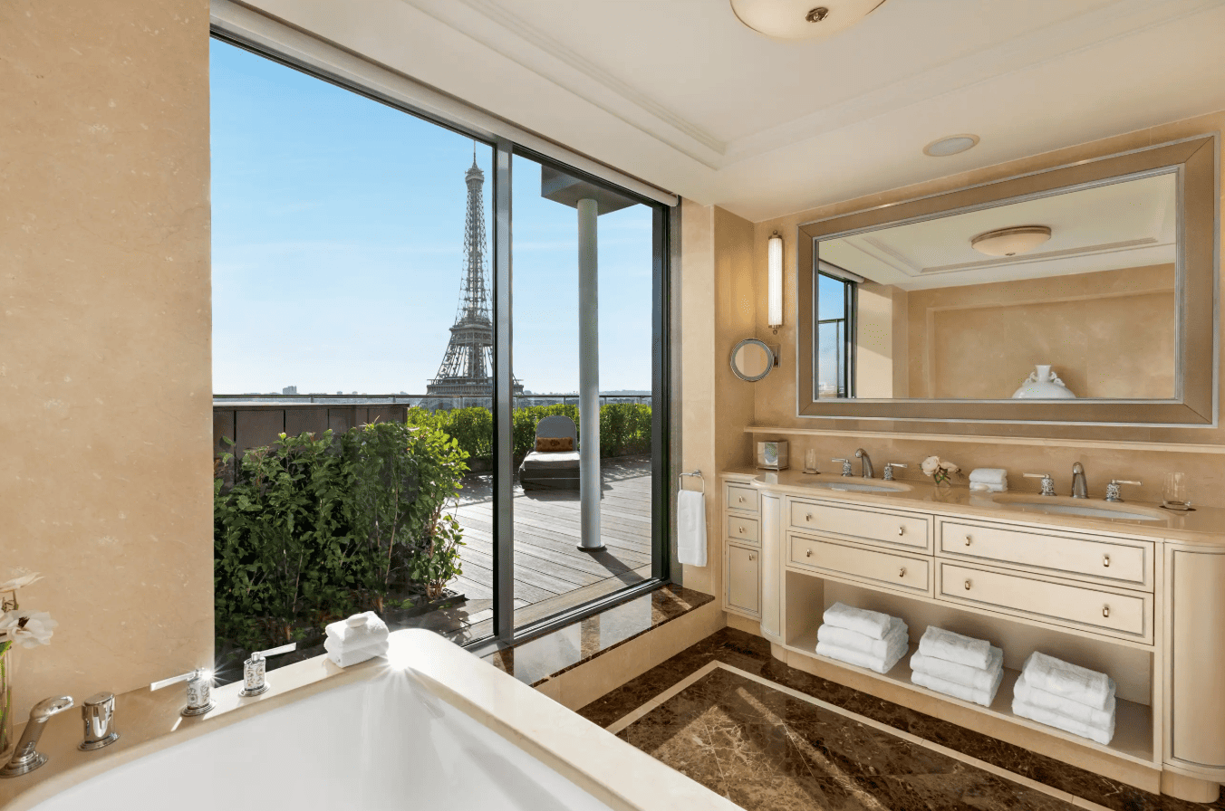 shangri-la-paris-frankreich-familienluxusreisen-suite-bad