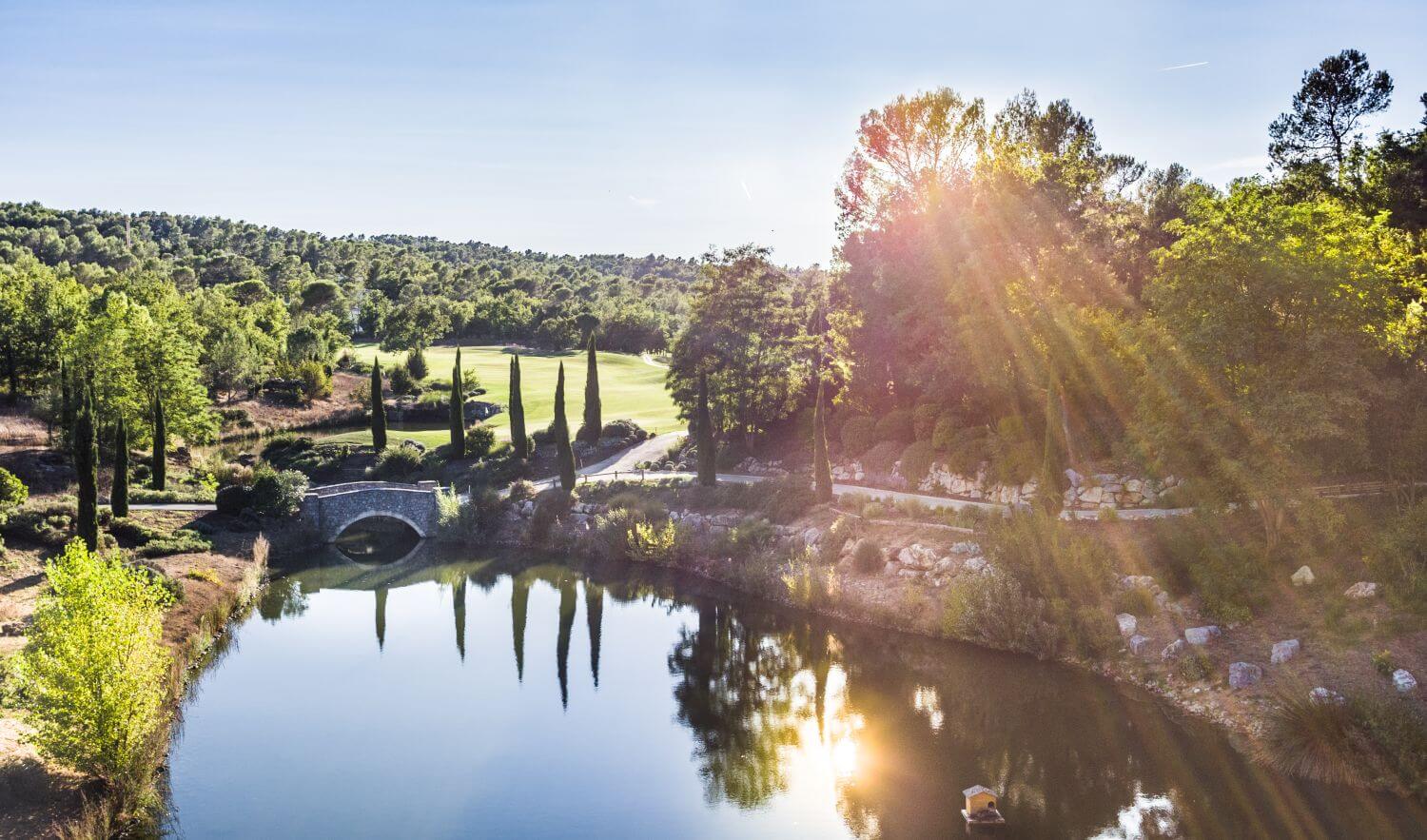 terre-blanche-frankreich-familienluxusreisen-see
