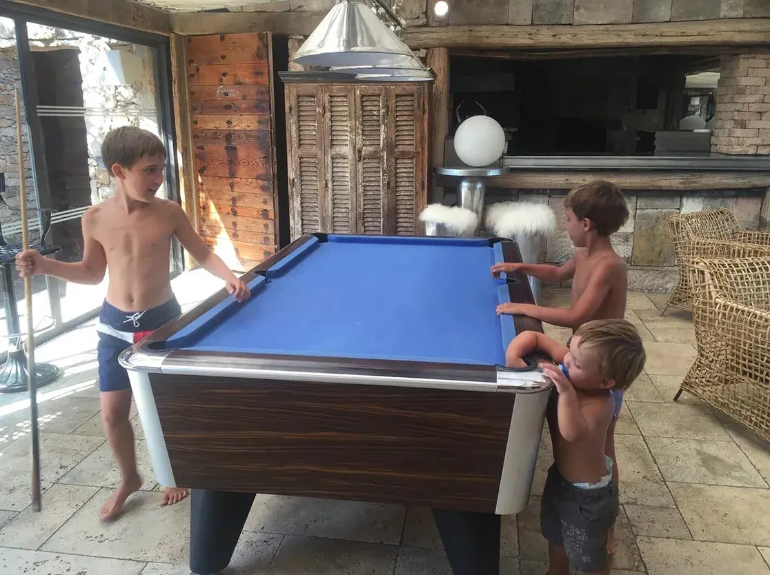 hotel u capu biancu korsika frankreich schlafzimmer privatbilder billiardtisch