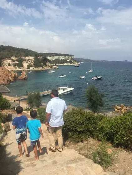 hotel u capu biancu korsika frankreich schlafzimmer privatbilder treppen zum meer