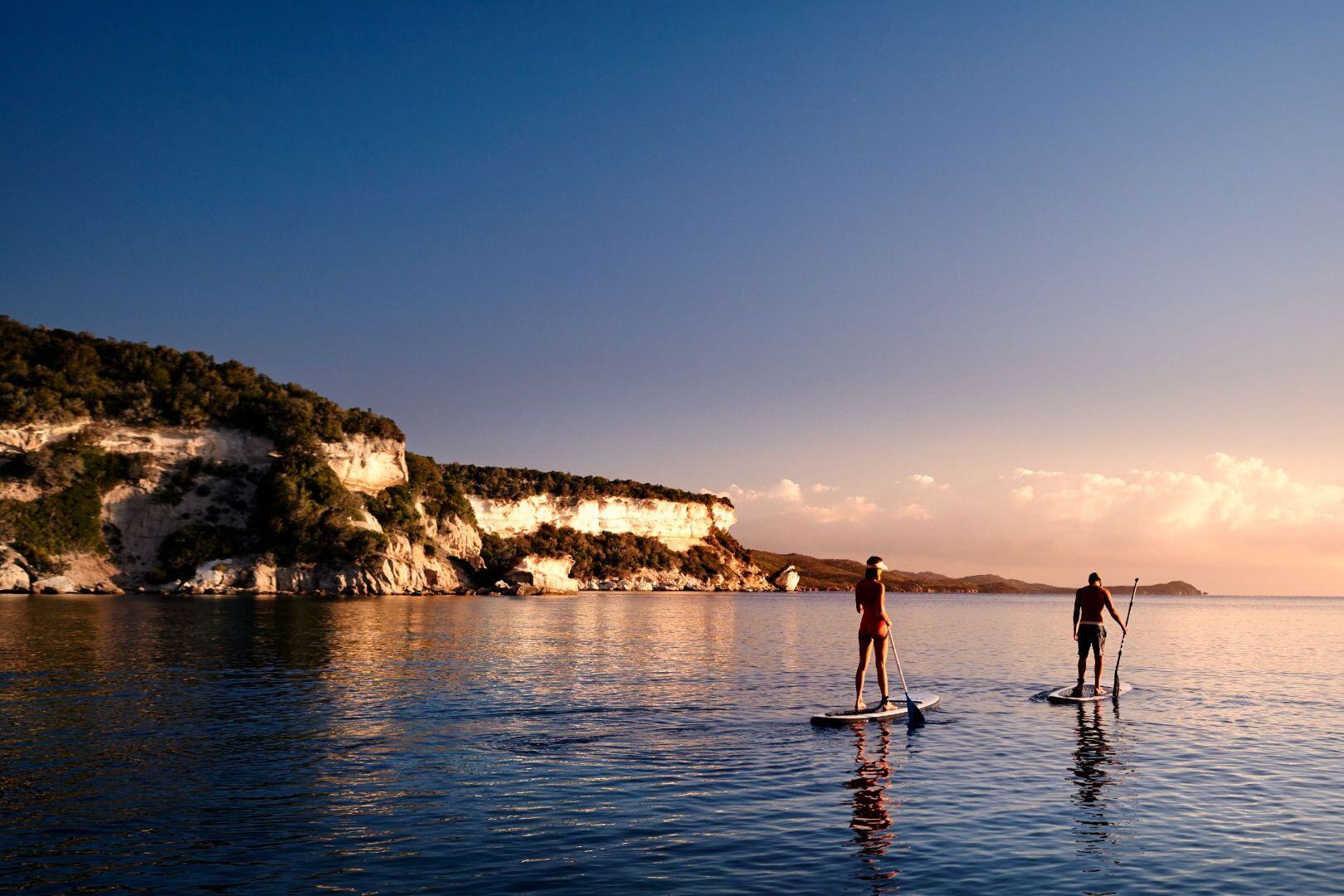u-capu-bianco-familienluxusreisen-standup-paddling
