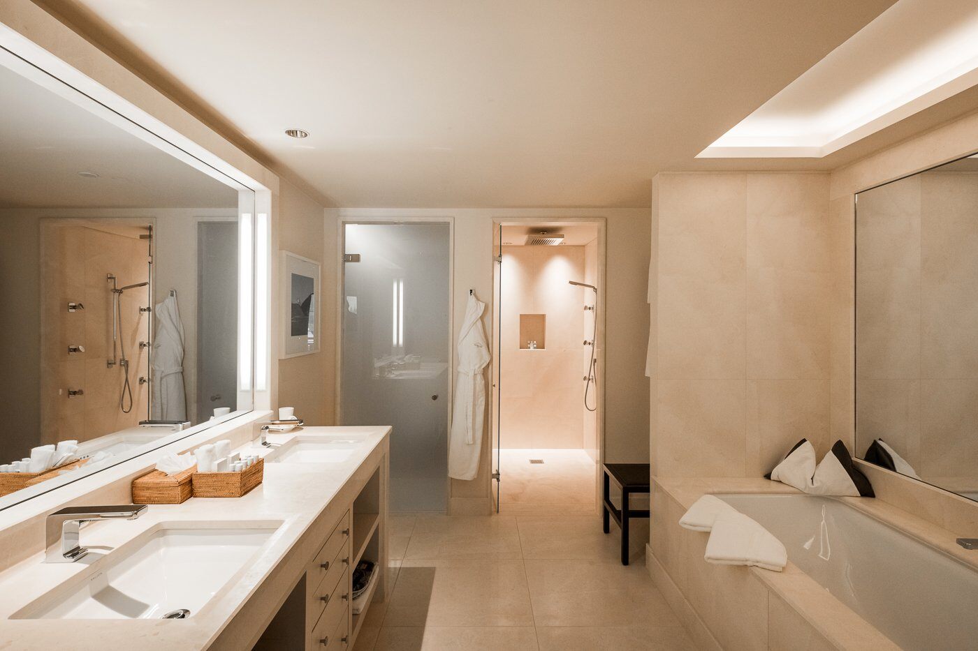 Aurelio-Lech-Familienluxusreisen-Badezimmer