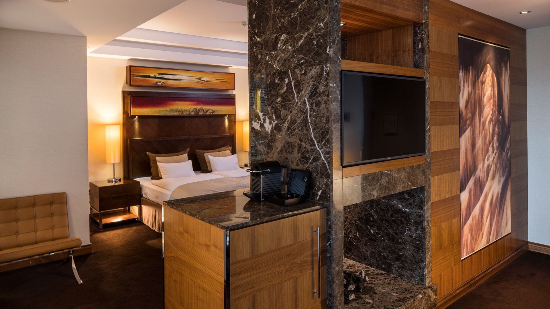 21-falkensteiner-schlosshotel-velden-granddeluxe-room-2 (1)