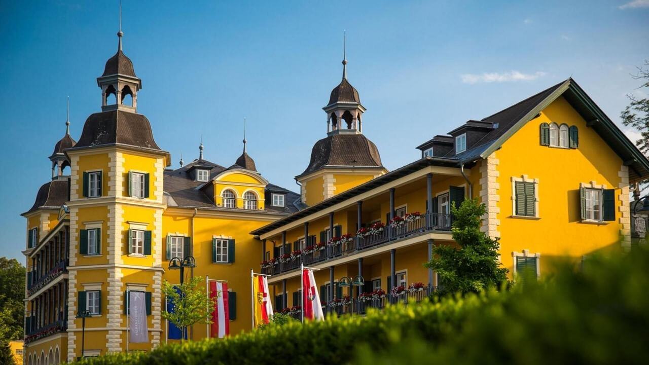 schlosshotel-velden-falkensteiner-outdoor