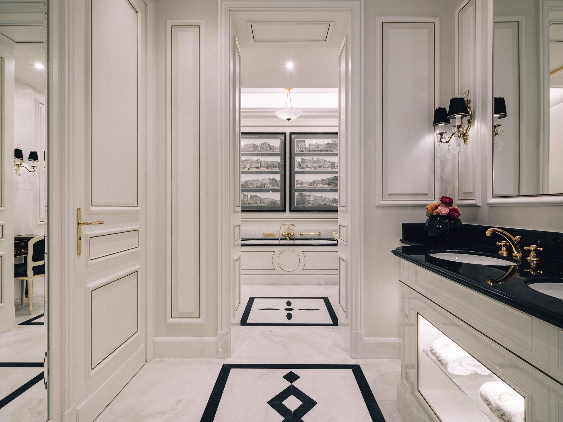 Sacher-Wien-Familienluxusreisen-MadameButterflySuite Badezimmer