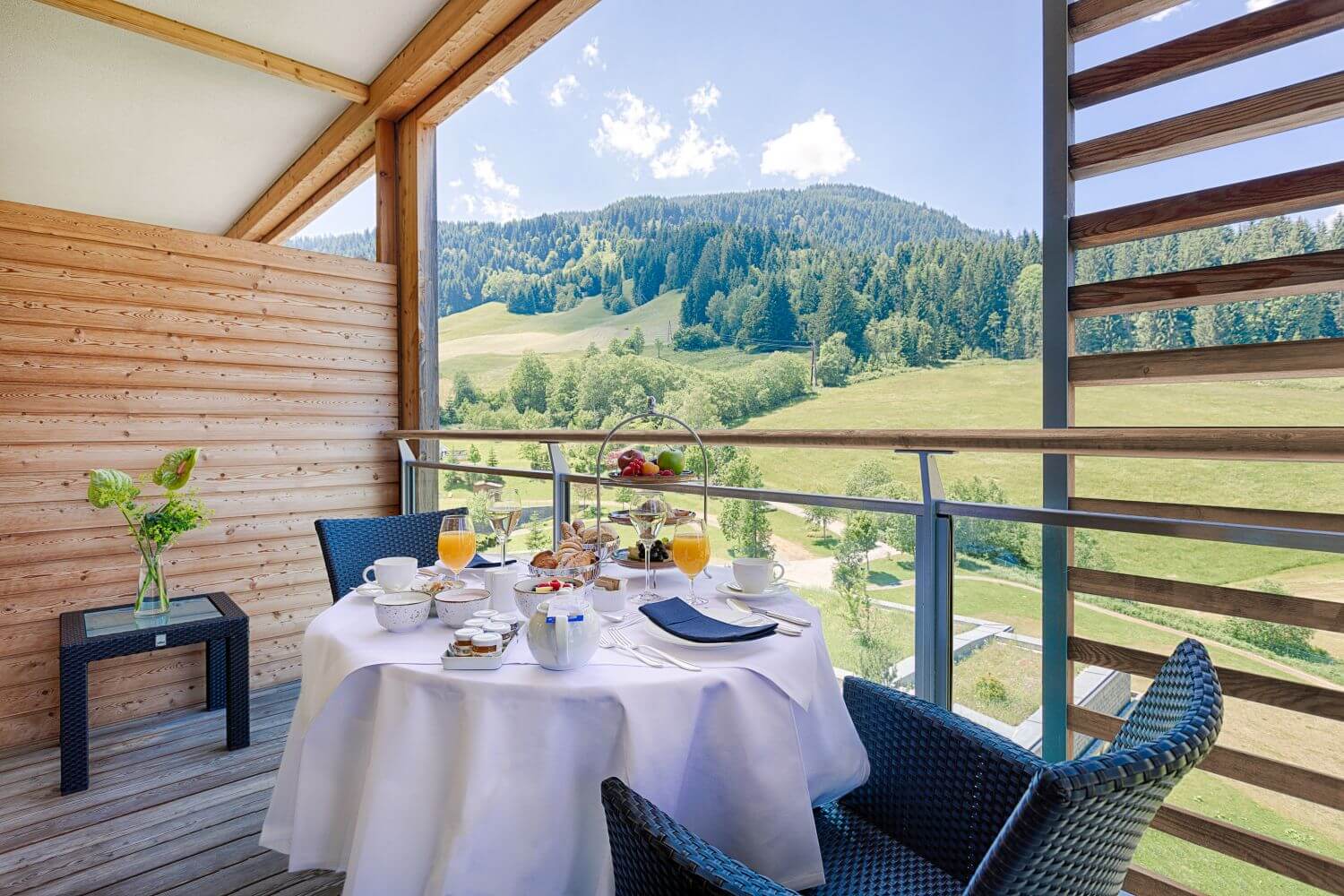 severins-the-alpine-retreat-oesterreich-familienluxusreisen-frühstück