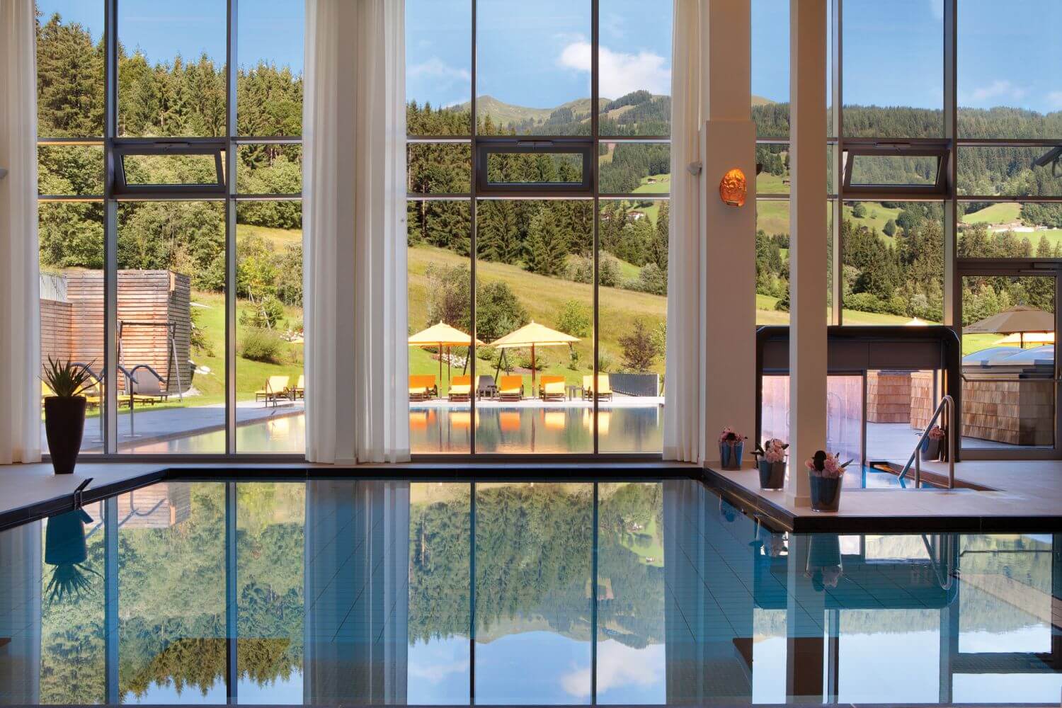 severins-the-alpine-retreat-oesterreich-familienluxusreisen-pool2