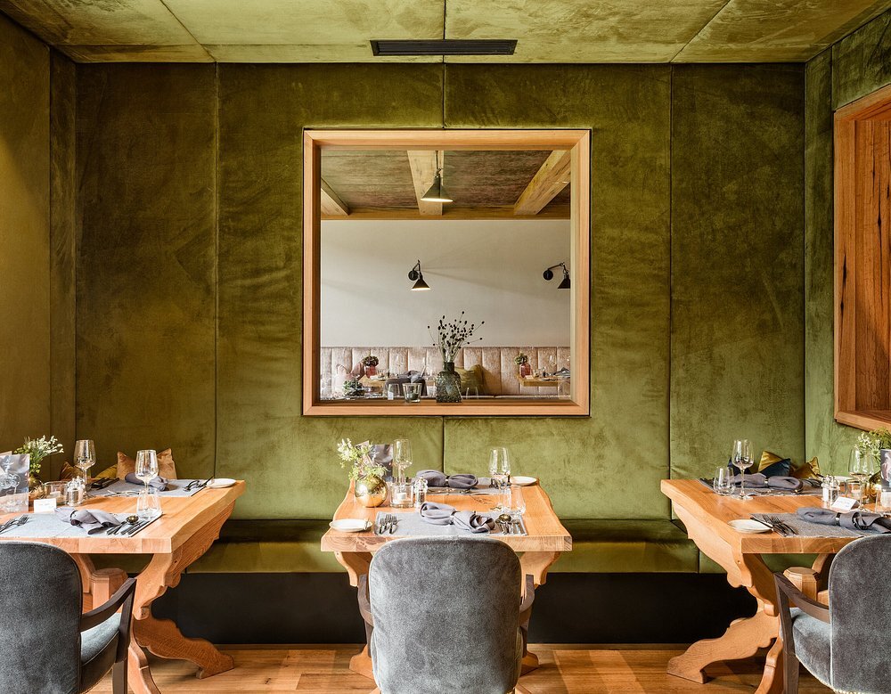 naturhotel-forsthofgut-leogang-oesterreich-familienluxusreisen-thefamilyproject-dining