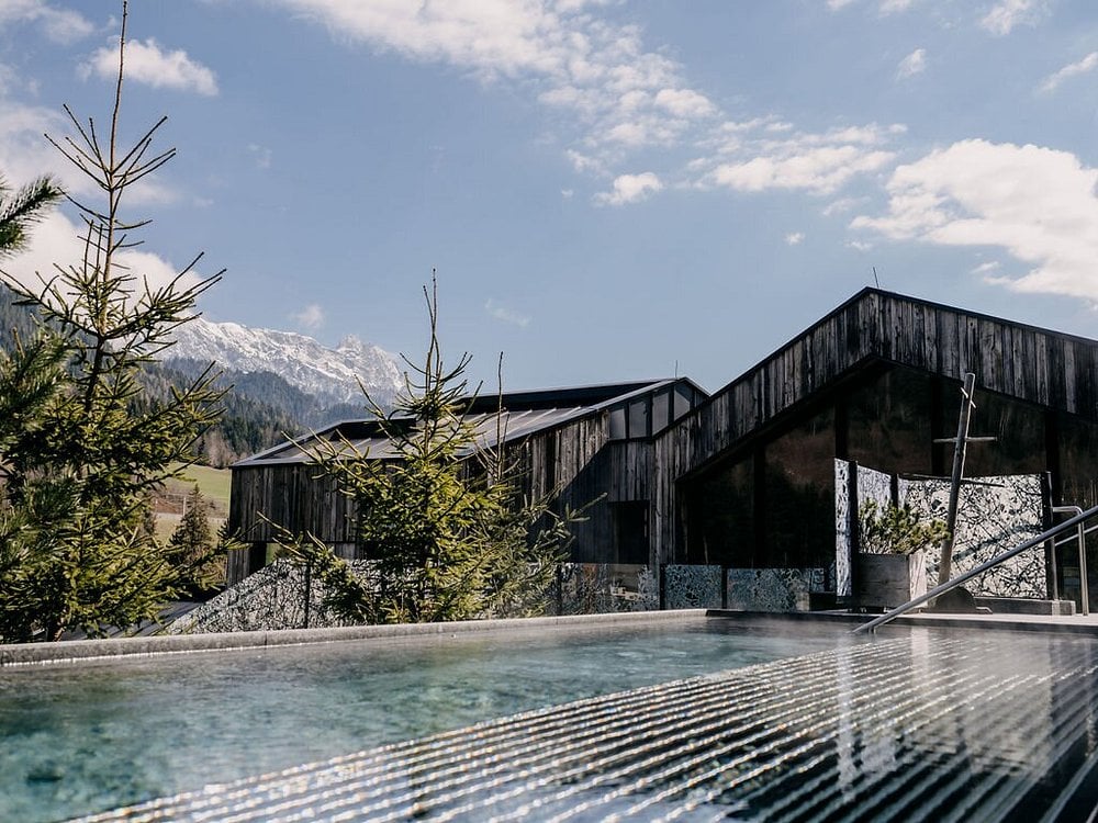 naturhotel-forsthofgut-leogang-oesterreich-familienluxusreisen-thefamilyproject-whirlpool