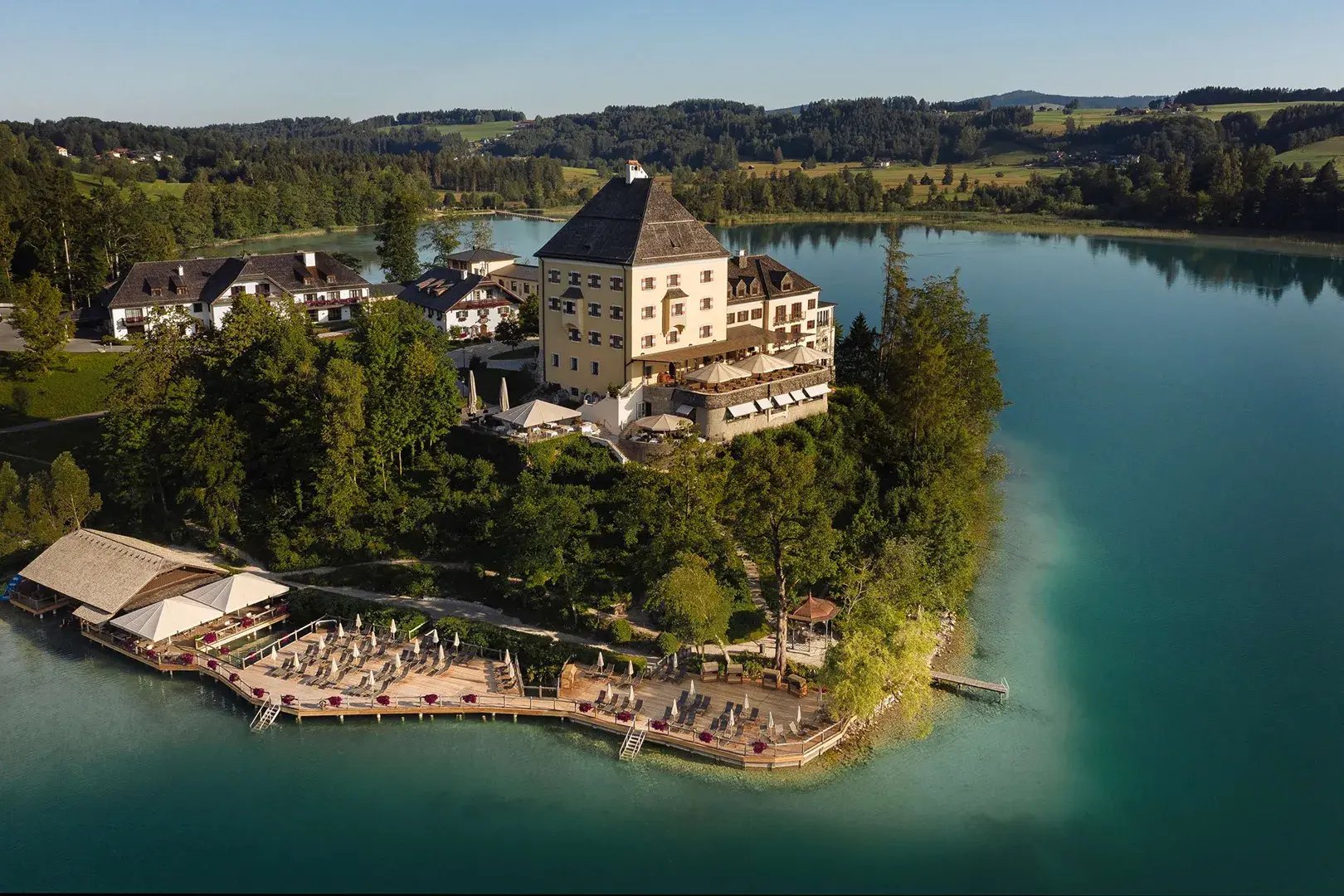 schloss fuschl resort spa salzburg osterreich sitzbereich luxus reisen kinder familie the family project