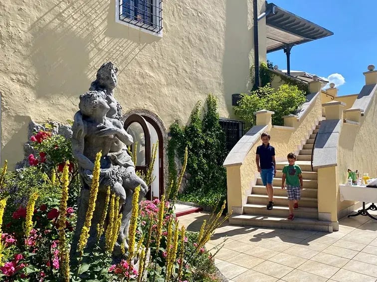 schloss-fuschl-resort-spa-salzburg-osterreich-privatbilder-abgang-terrasse