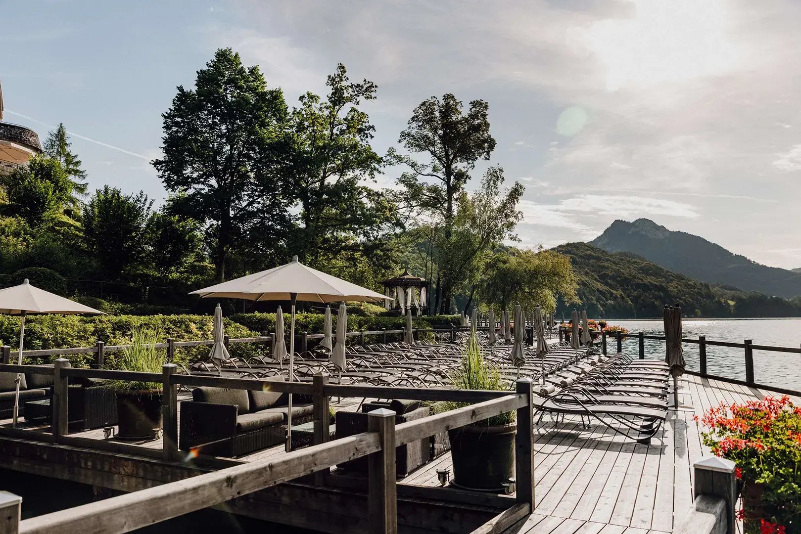 schloss fuschl resort spa salzburg osterreich outdoor liegen luxus reisen kinder familie the family project