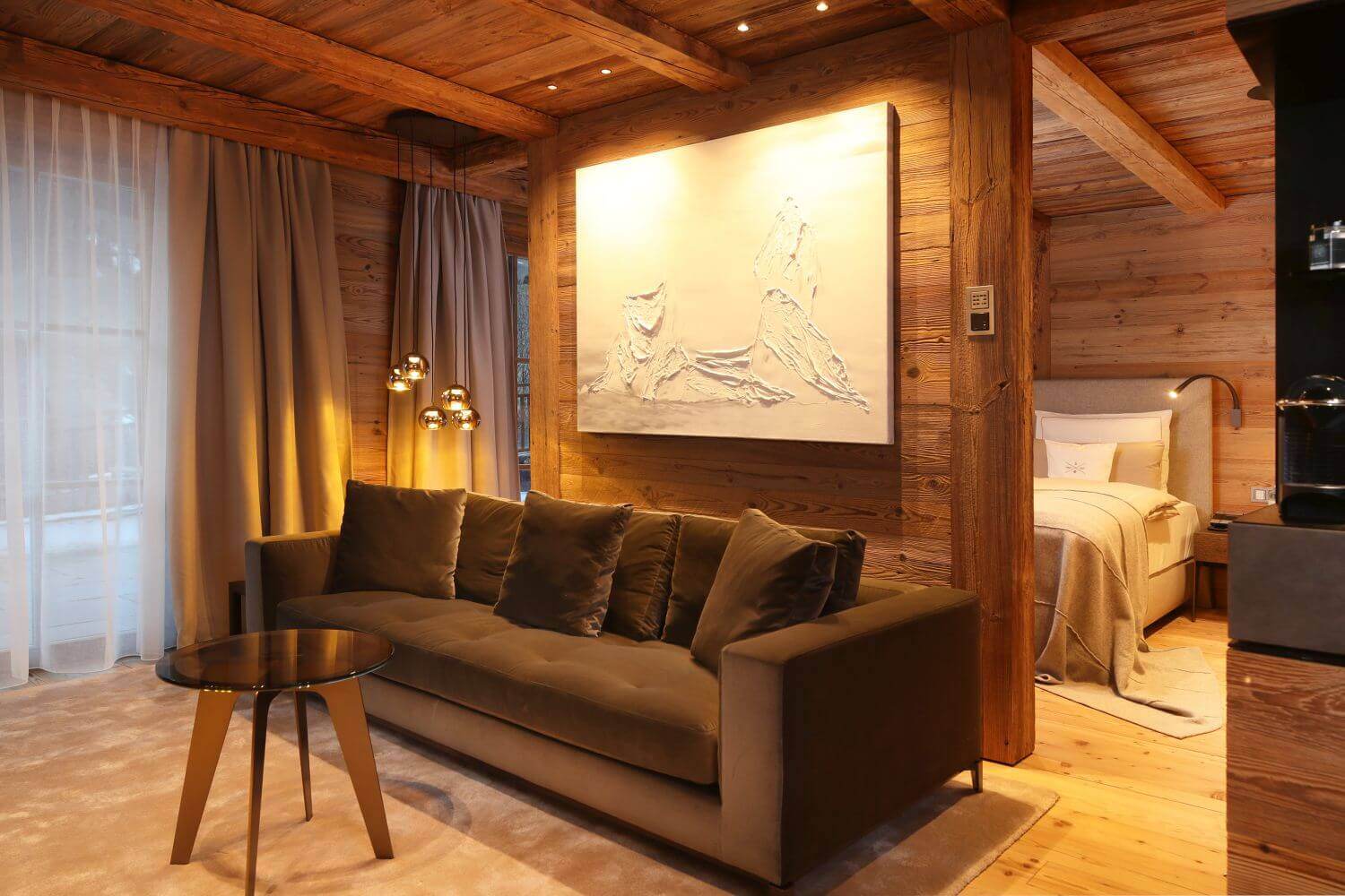 severins-the-alpine-retreat-oesterreich-familienluxusreisen-couch