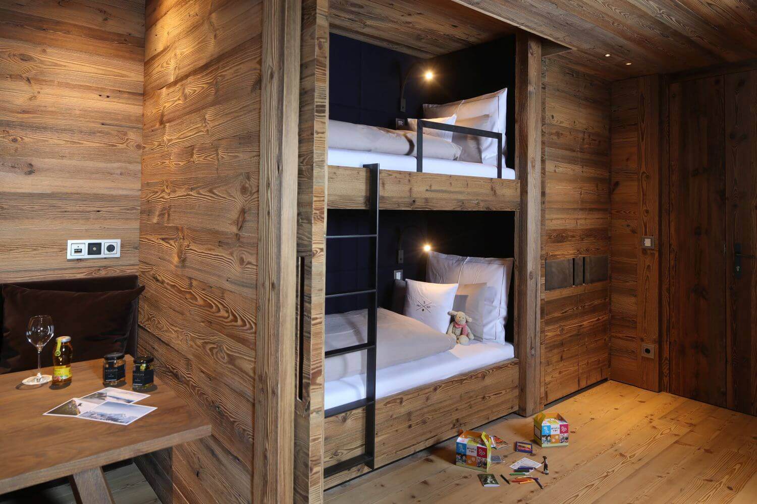 severins-the-alpine-retreat-oesterreich-familienluxusreisen-kinderzimmer