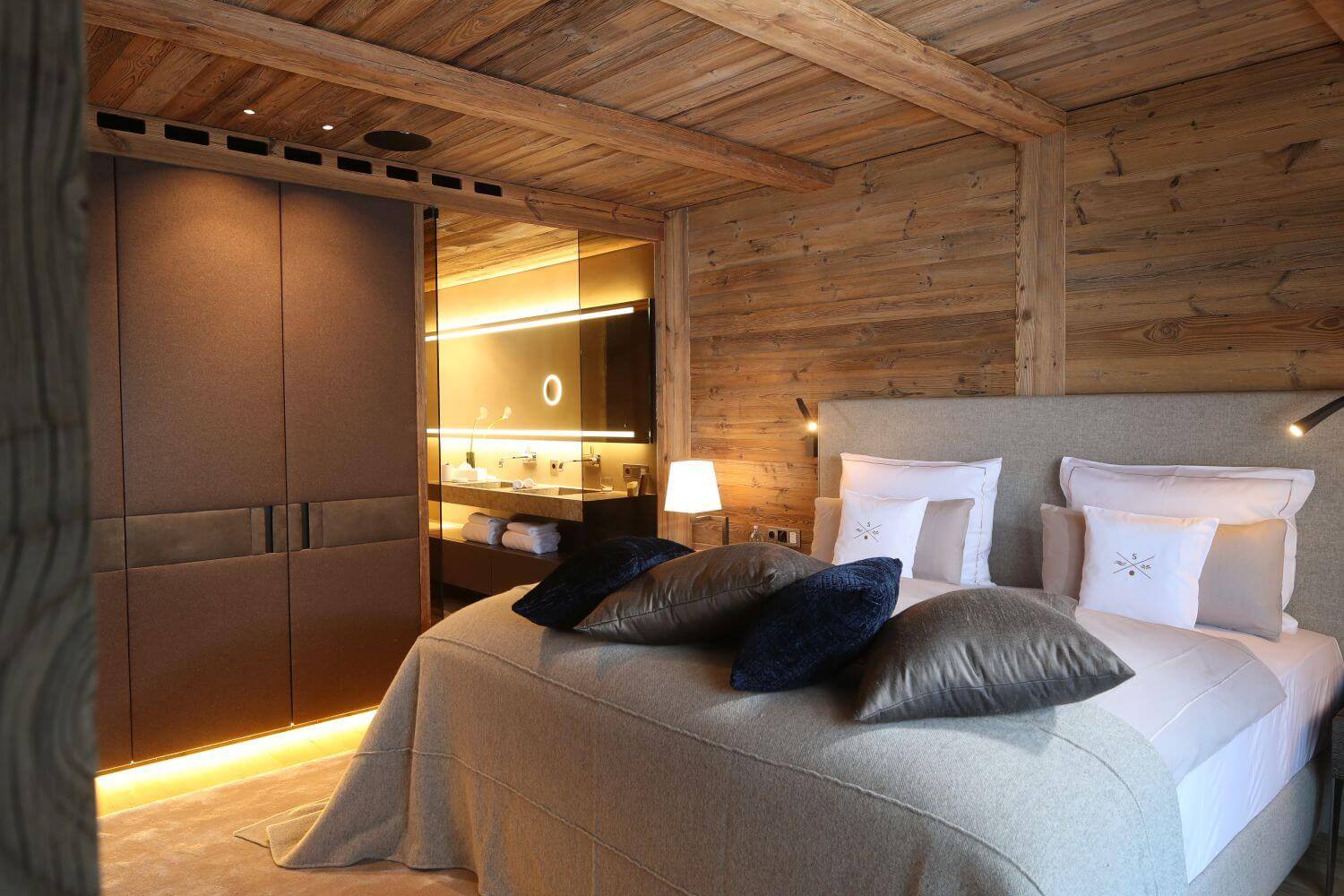 severins-the-alpine-retreat-oesterreich-familienluxusreisen-schlafzimmer