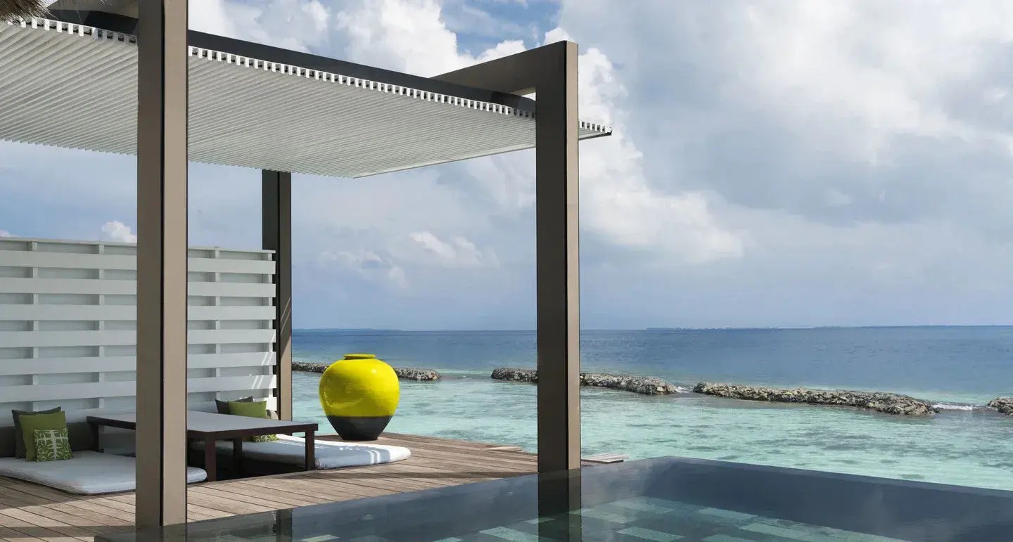 cheval blanc randheli lagoon villa eingang privates luxusresort familienfreundlich exklusiv