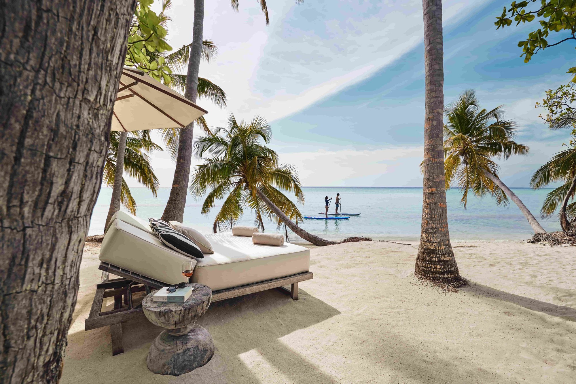 Como-Maalifushi-SUP-the-family-project-min