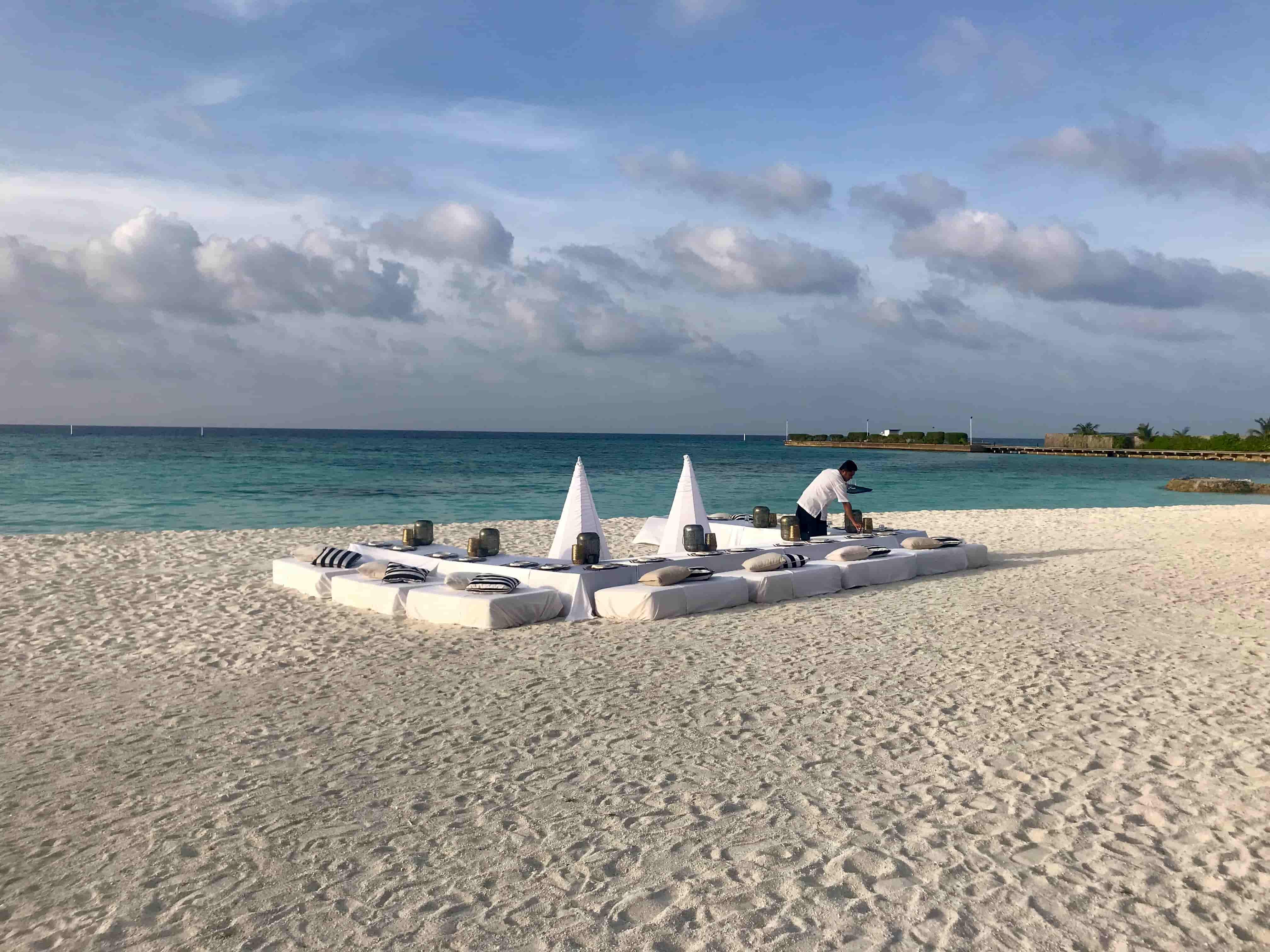 Vorbereitung eines Beach Dinners