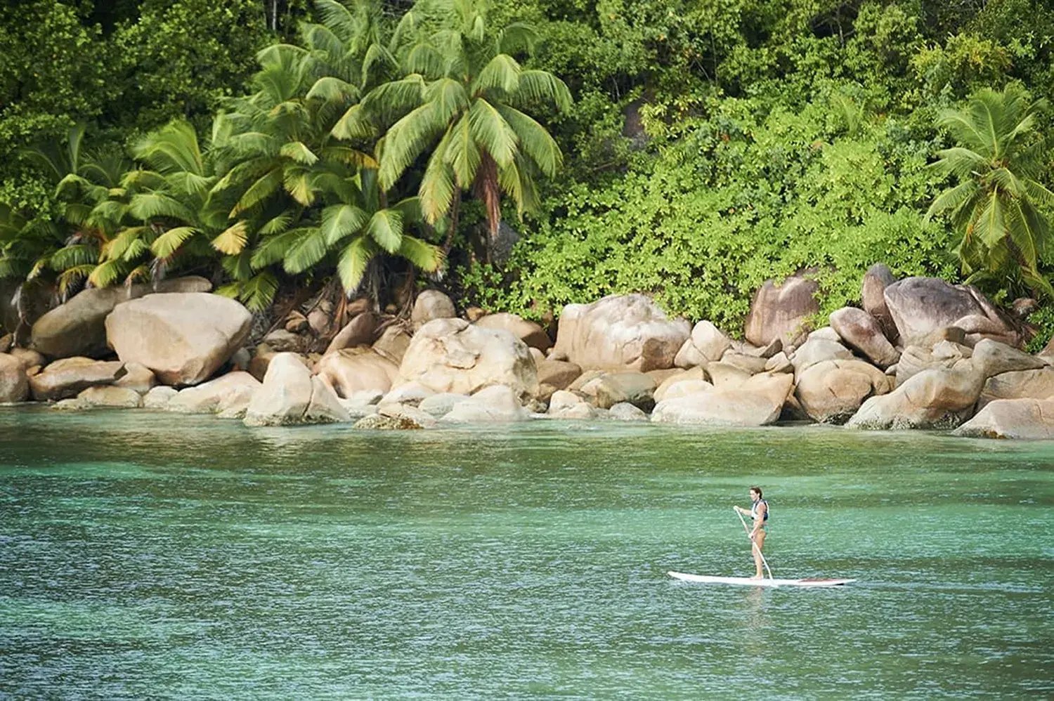 constance-lemuria-praslin-seychellen-port-launay-stand-up-paddle-familienspass-kinderfreundlich-exklusiv