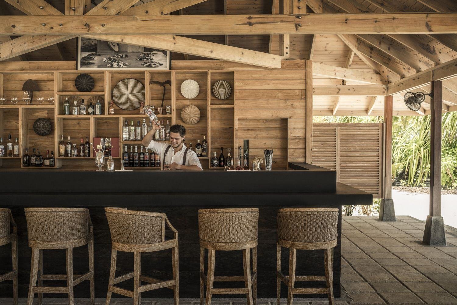 four seasons desroches bar barkeeper