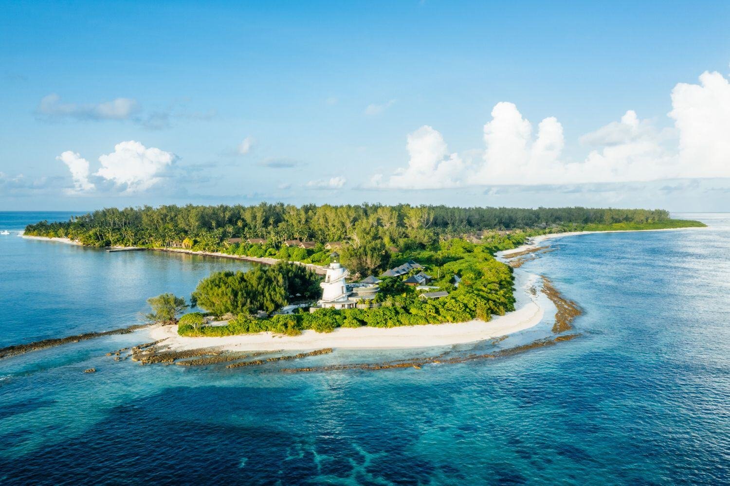 four-seasons-desroches-insel-lighthouse