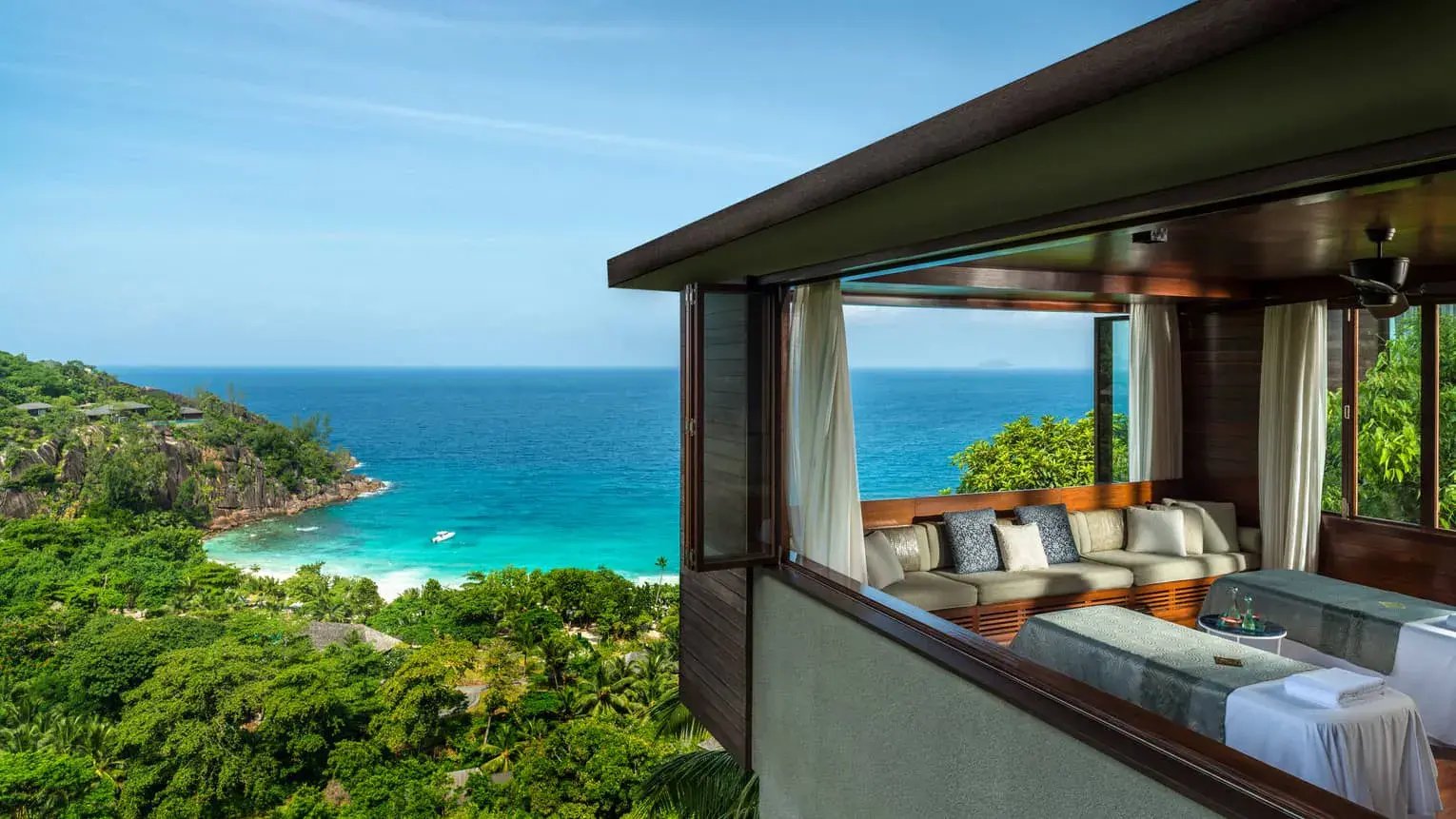 four seasons seychelles petite anse mahe terrasse familienkomfort meerblick exklusiv