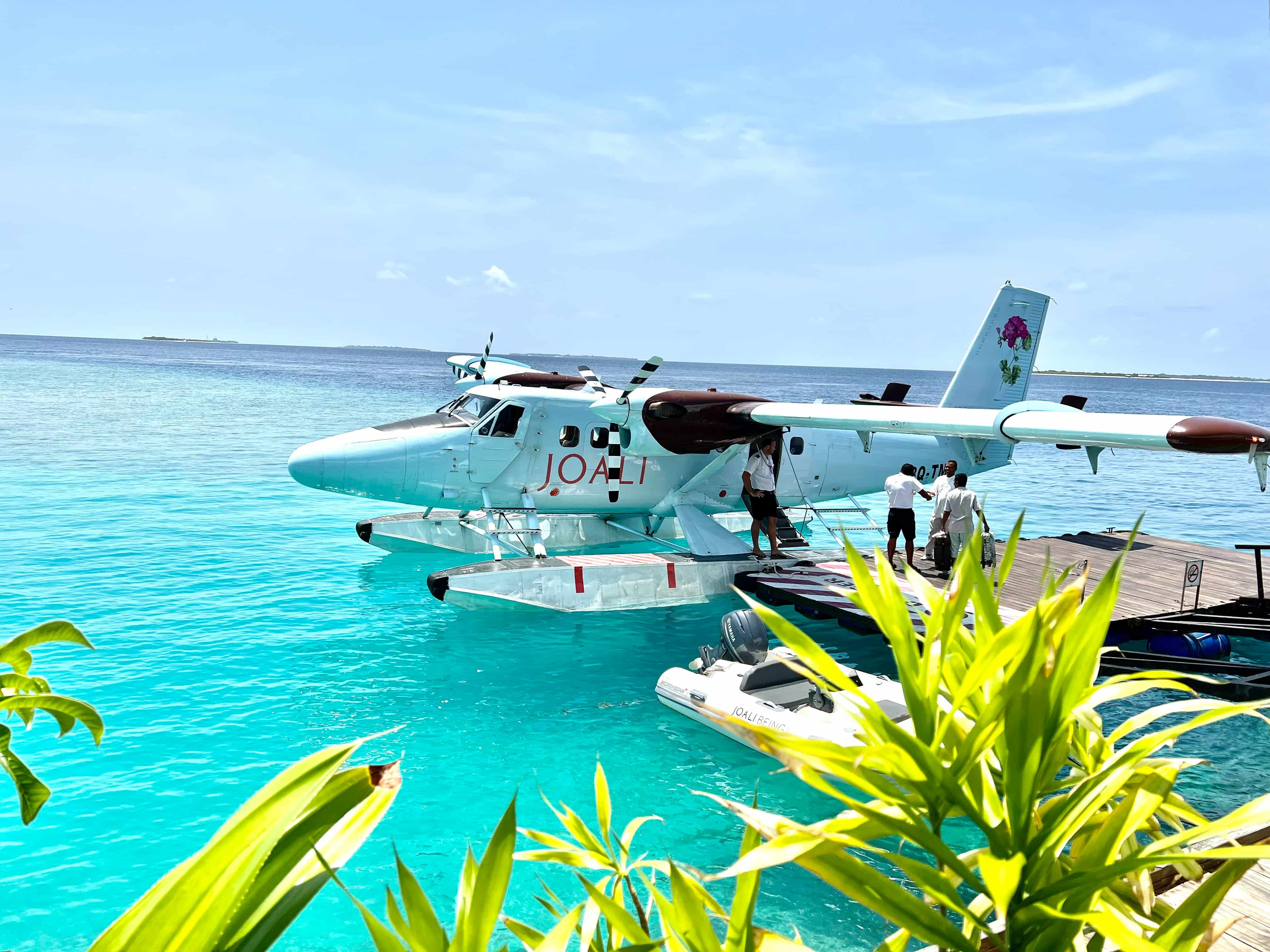 joali-being-seaplane