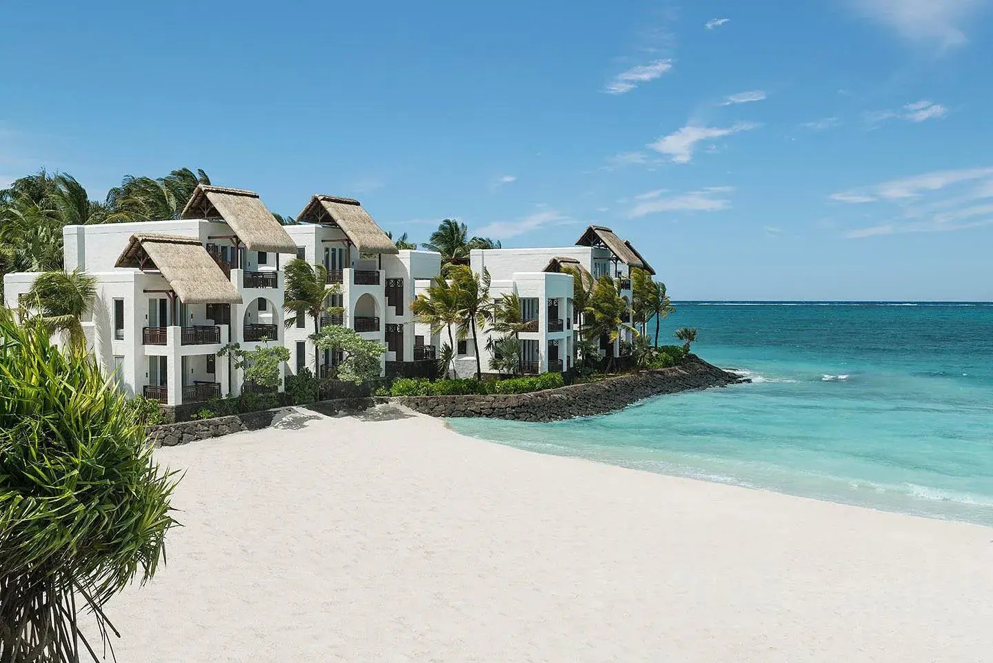 shangri la le touessrok resort spa mauritius beach club grill kindgerecht familienluxus