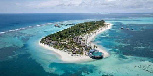 six senses kanuhura malediven familienuxusreise thefamilyproject insel luftbildaufnahme