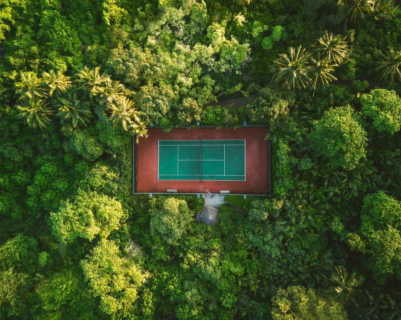 soneva fushi malediven tennis aktivitat familienluxus familienvergnugen kinderfreundlich