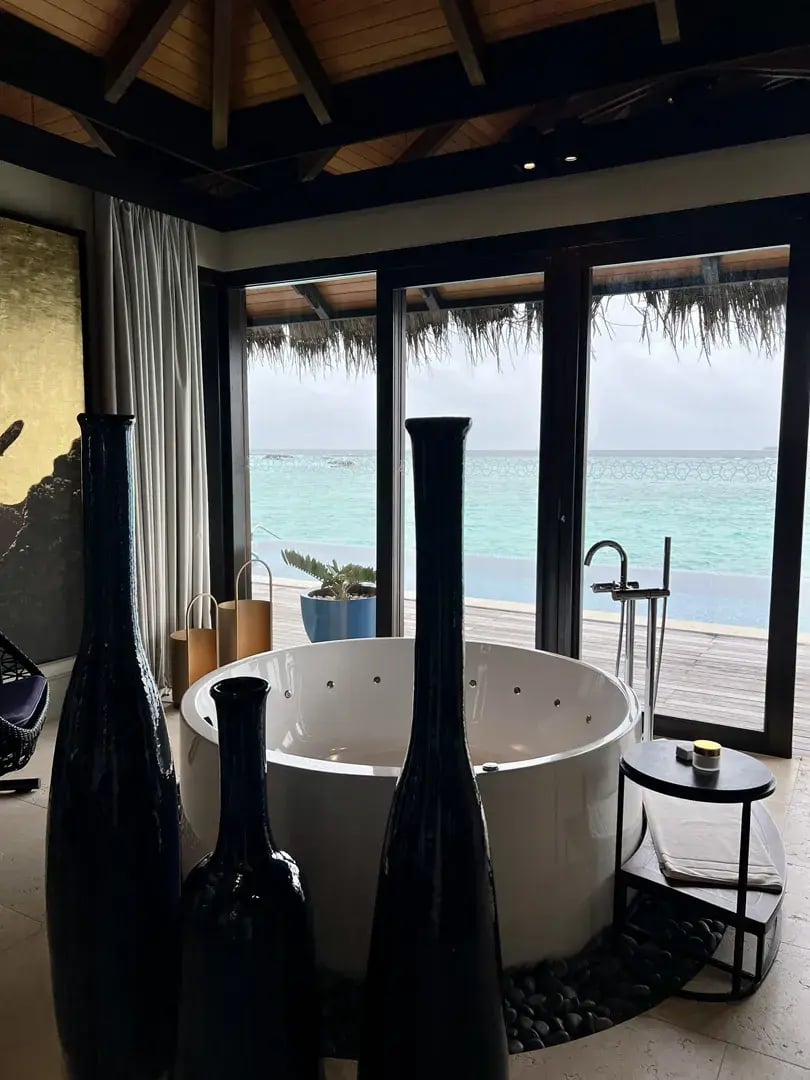 velaa private island p11