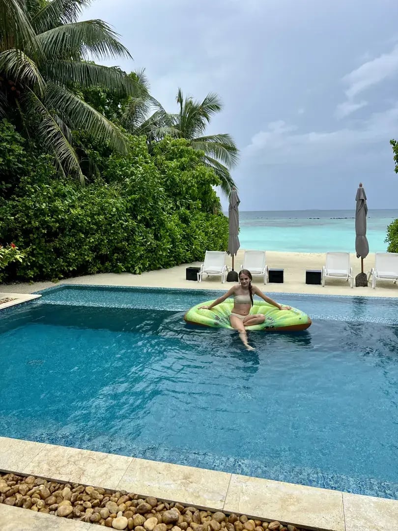 velaa private island p4