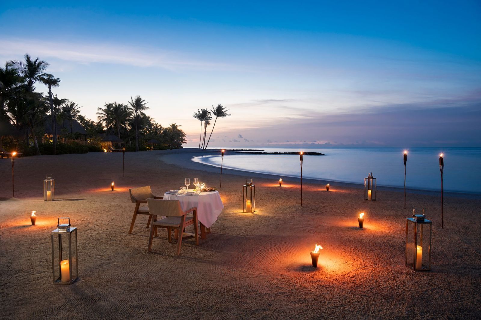 waldorf-astoria-maldives-familienluxusreisen-thefamilyproject-private-dining