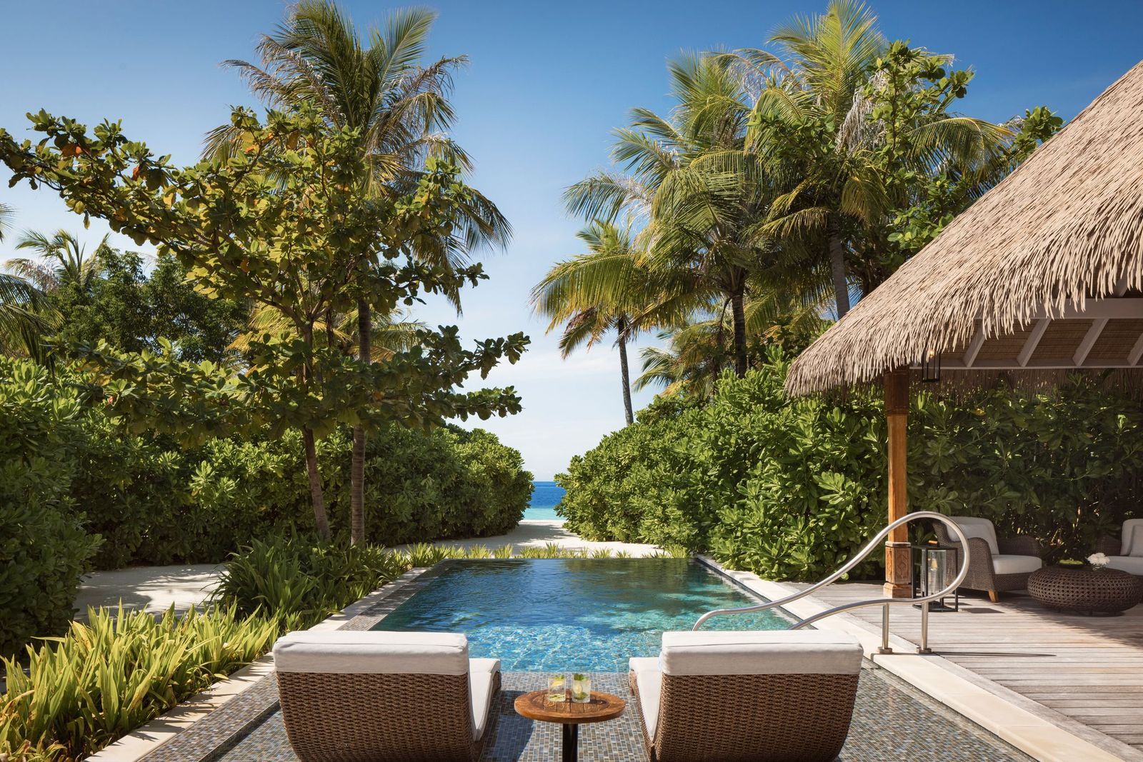 waldorf-astoria-maldives-familienluxusreisen-thefamilyproject-privaterpool