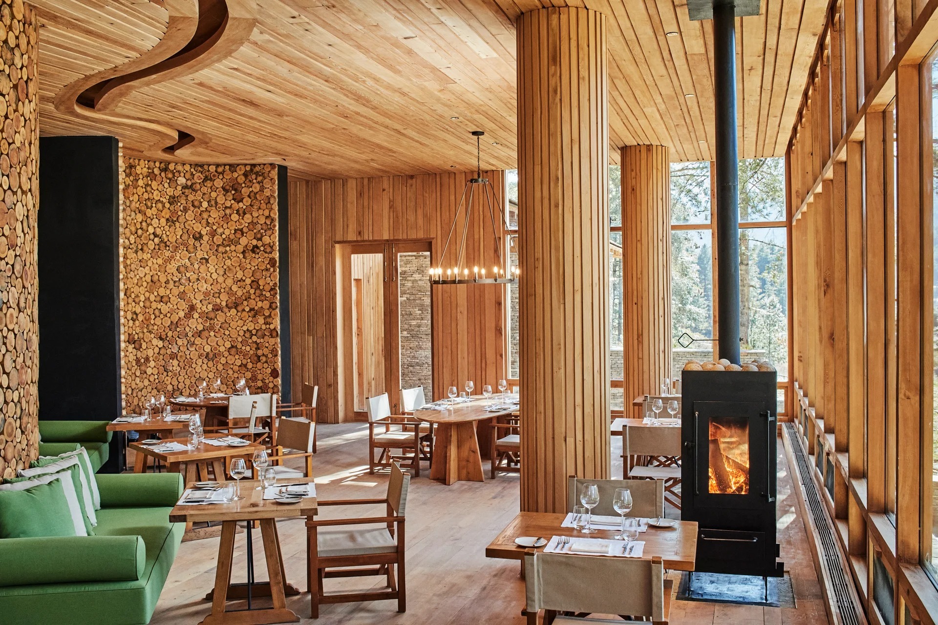 six-senses-bumthang-bhutan-familienluxusreisen-thefamilyproject-restaurant