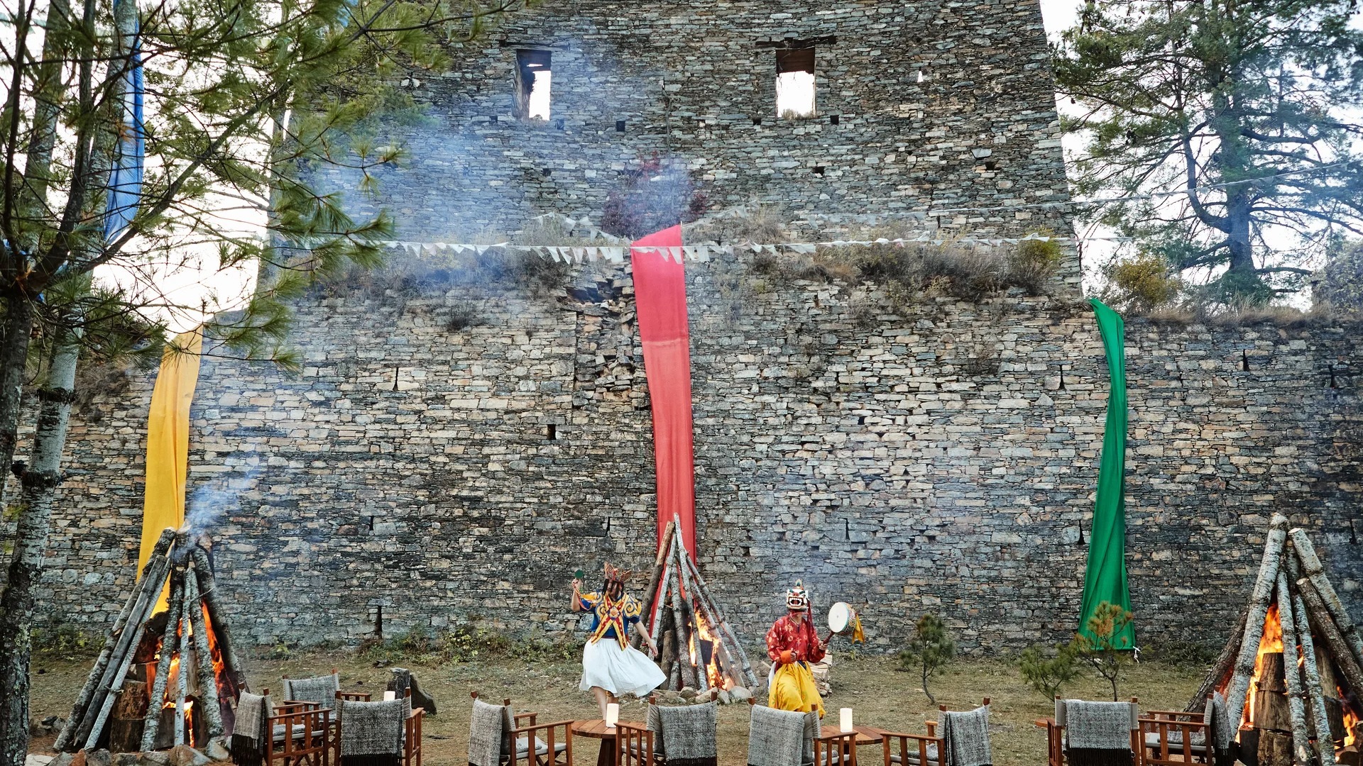 six-senses-paro-bhutan-familienluxusreisen-thefamilyproject-regale