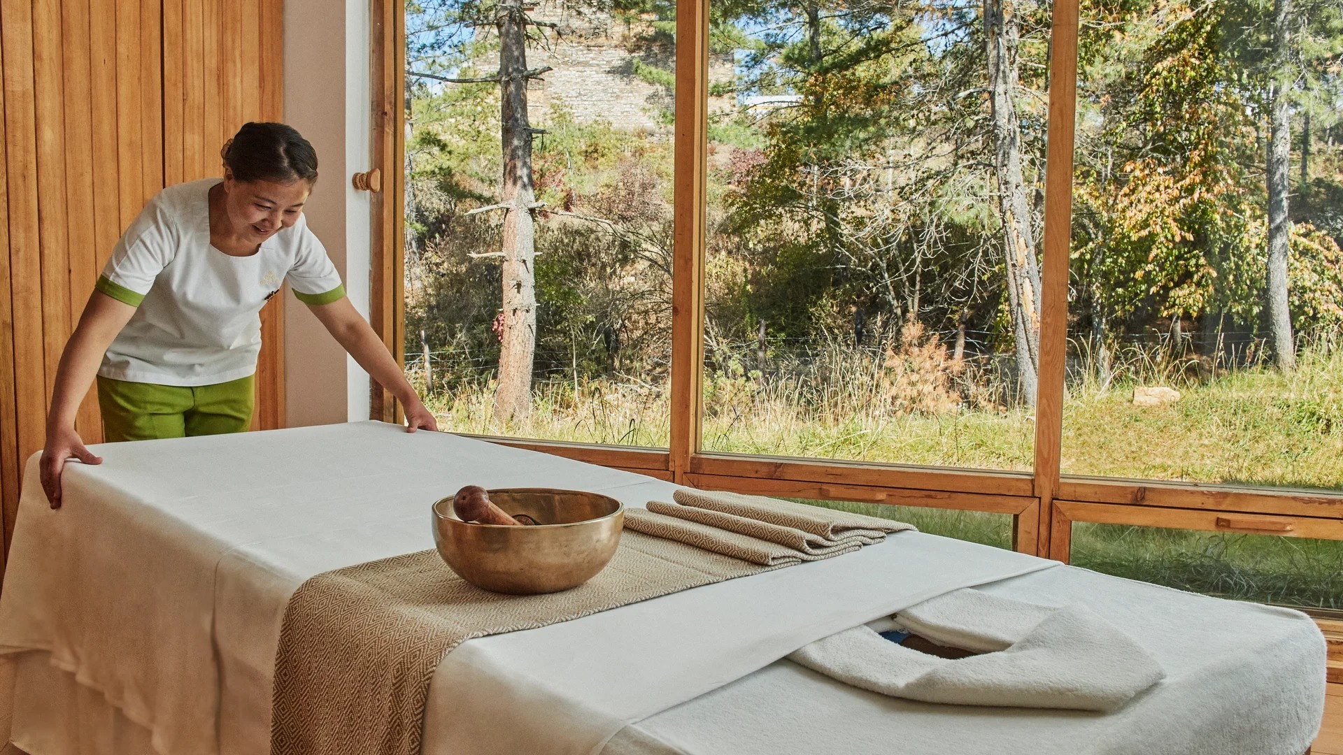 six-senses-paro-bhutan-familienluxusreisen-thefamilyproject-spa
