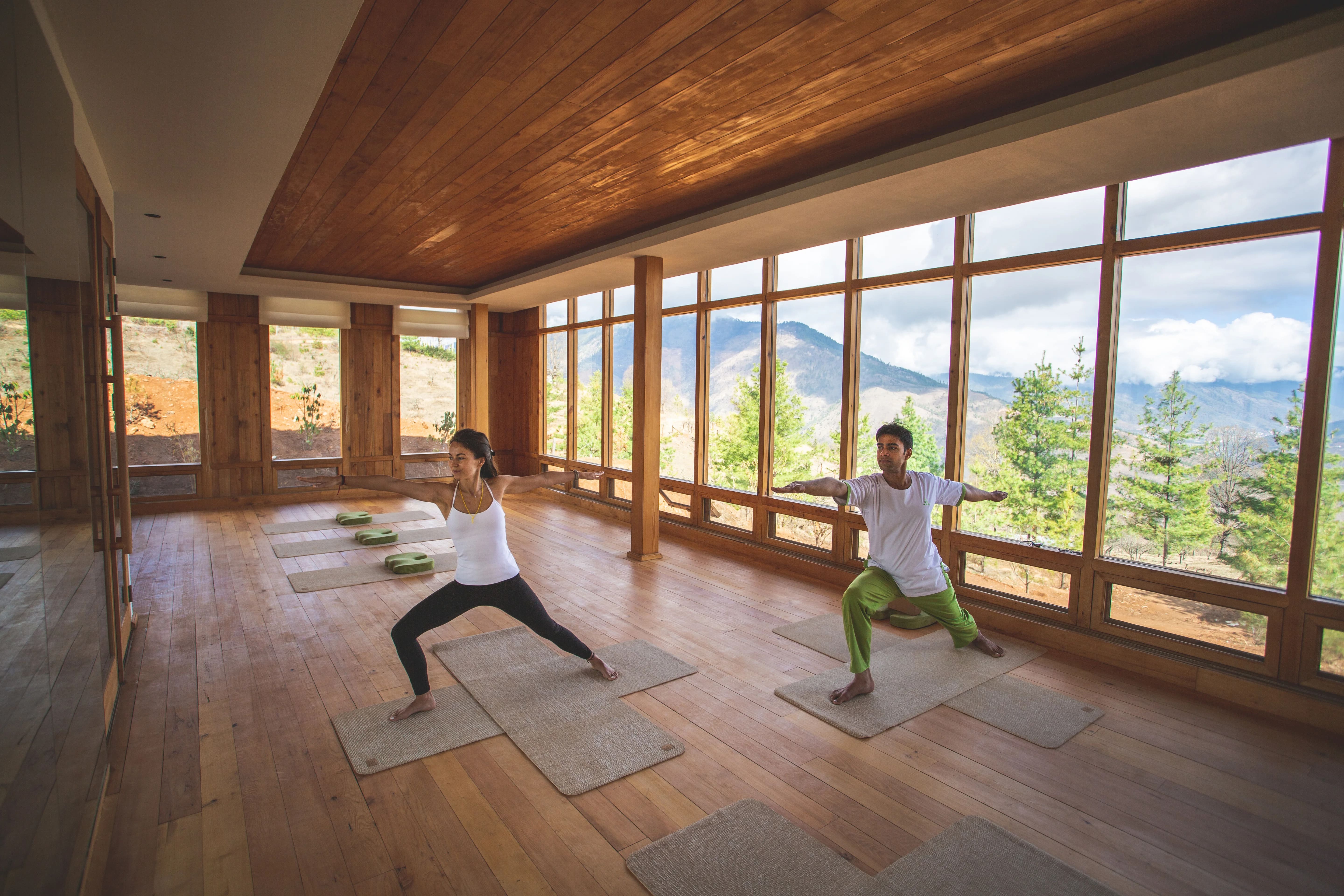 six-senses-thimphu-bhutan-familienluxusreisen-thefamilyproject-yoga